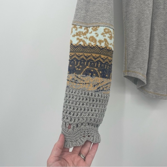 Free People In The Mix Cuff Top Jersey style Gray Large fits Small - Picture 5 of 14